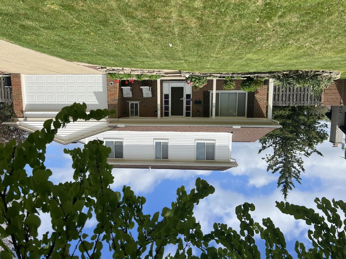 4033 Ramblewood Drive Troy MI — front exterior